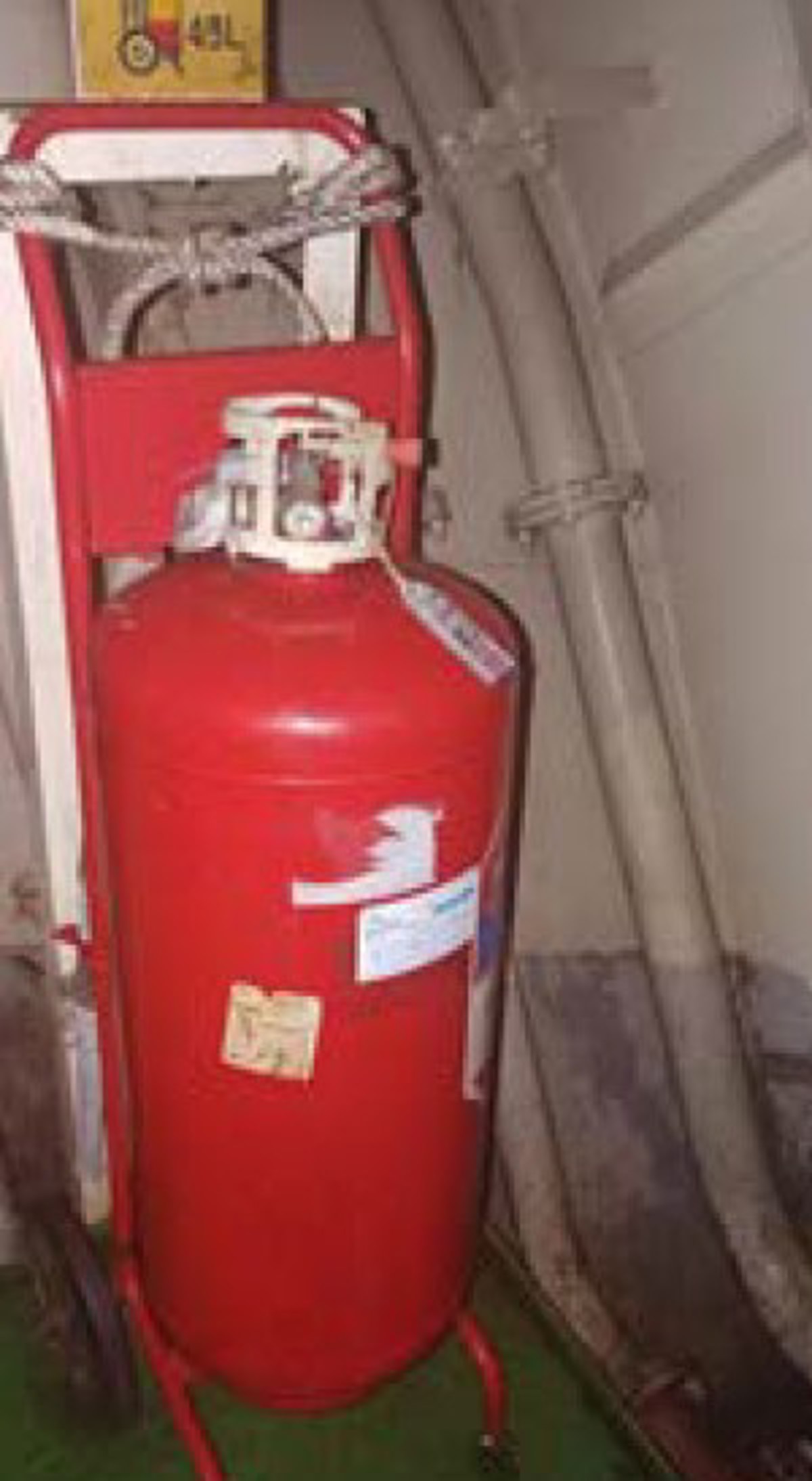 IMCA SF American P&I Club: unfamiliarity with semi-portable fire extinguishers 2 Photo of fire extinguisher