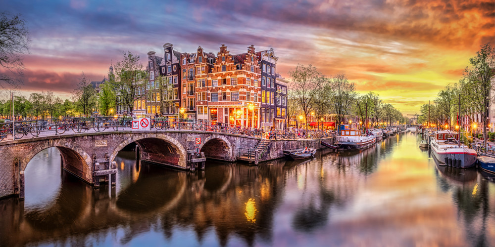 Amsterdam (Istock) Amsterdam (Istock)
