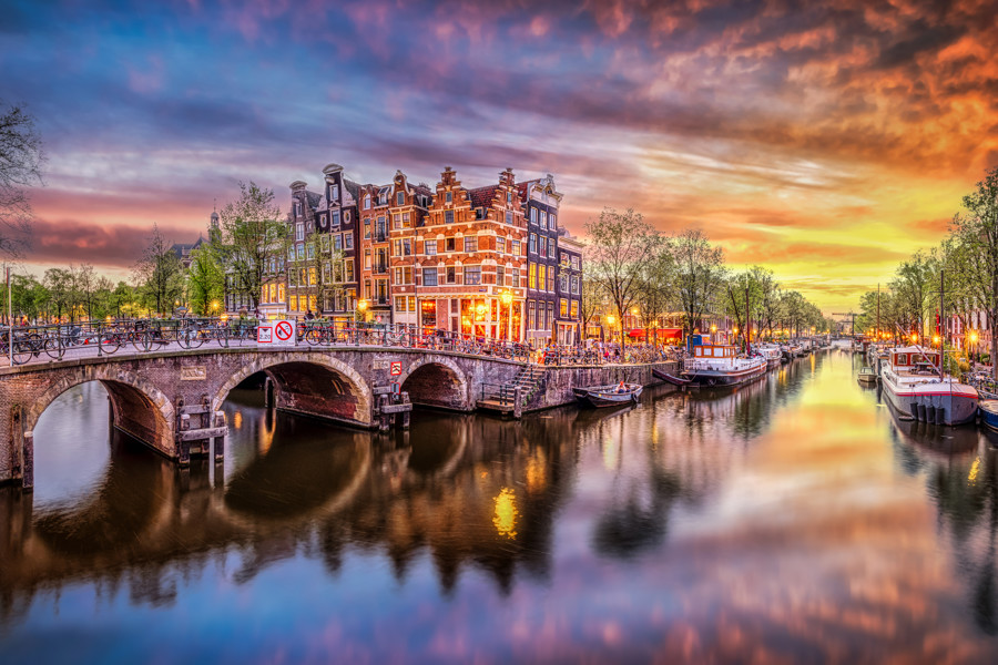 Amsterdam (Istock) Amsterdam (Istock)